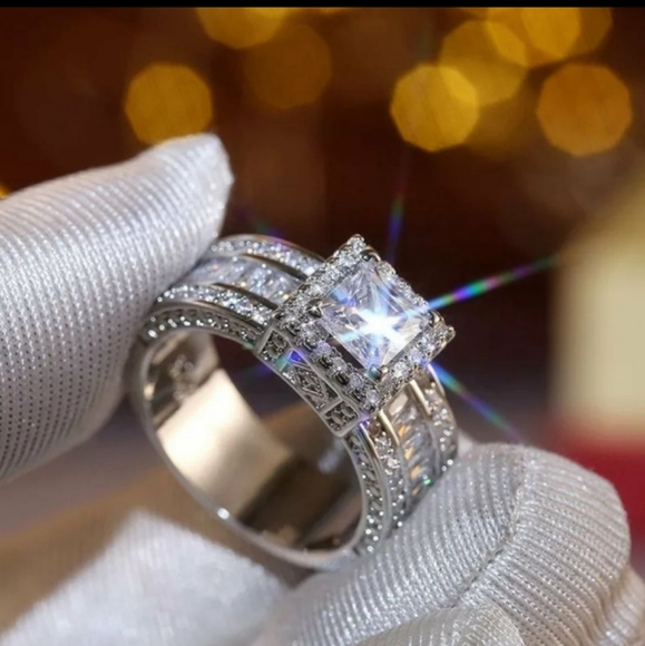 Super Shining Women Diamond Ring - Picture 6 of 6